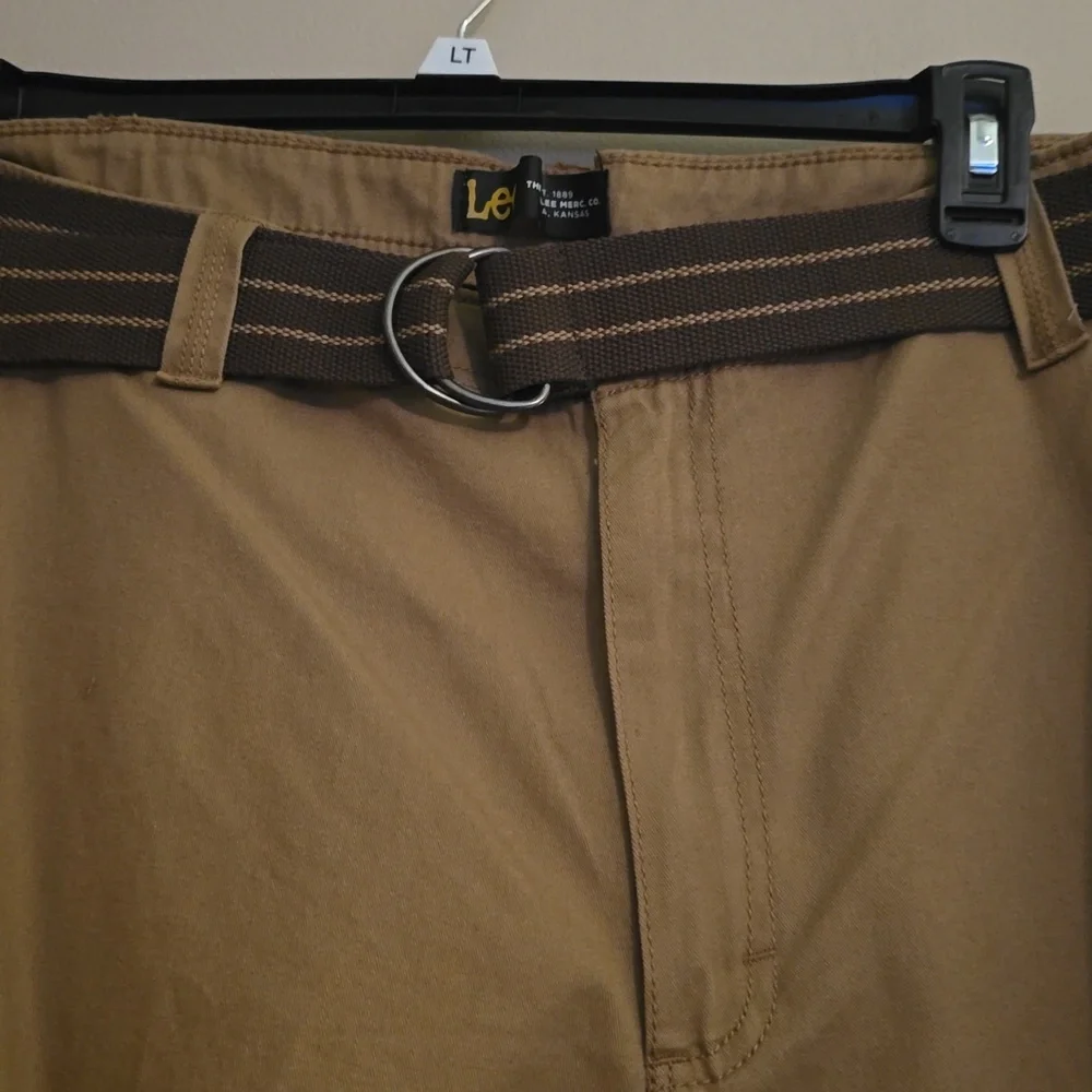 New Lee Men's Size 42 Tan‎ Cargo Belted Shorts